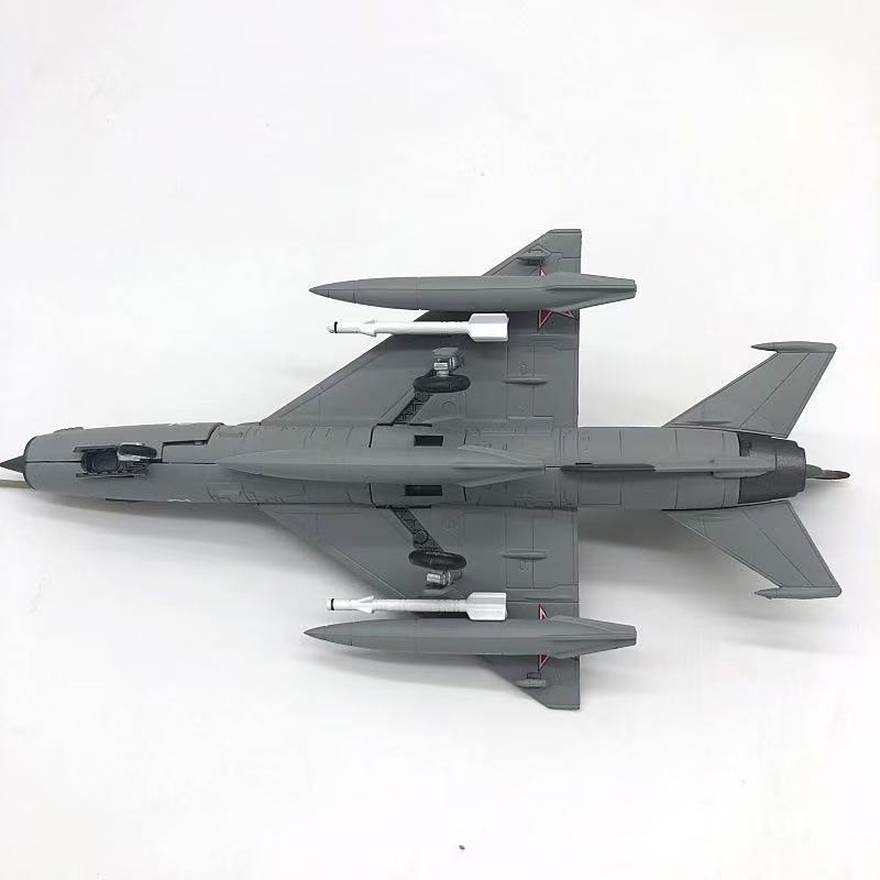 1:72 Radziecki Myśliwiec Mig-2 – Home Decor Enthusiast recenzja i cena