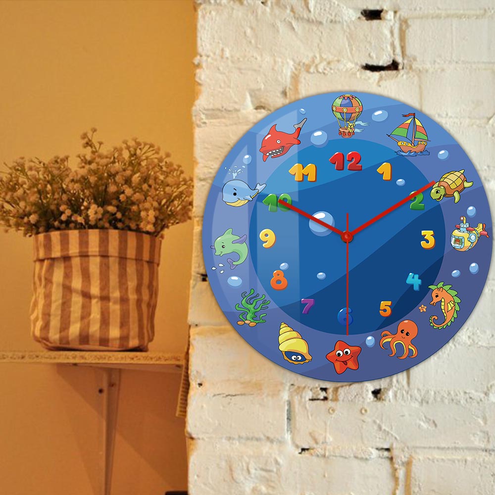 Zegar ścienny z motywem kreskó – Home Decor Under 300 recenzja i cena